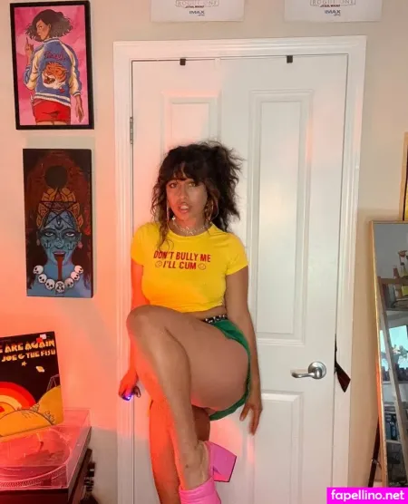 Junebunni OnlyFans Thumbnail #2Onb1MBezQ