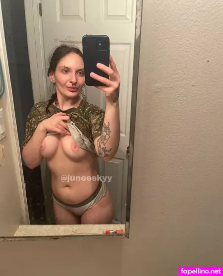 Juneesky OnlyFans Thumbnail #rJgIPNgTjw