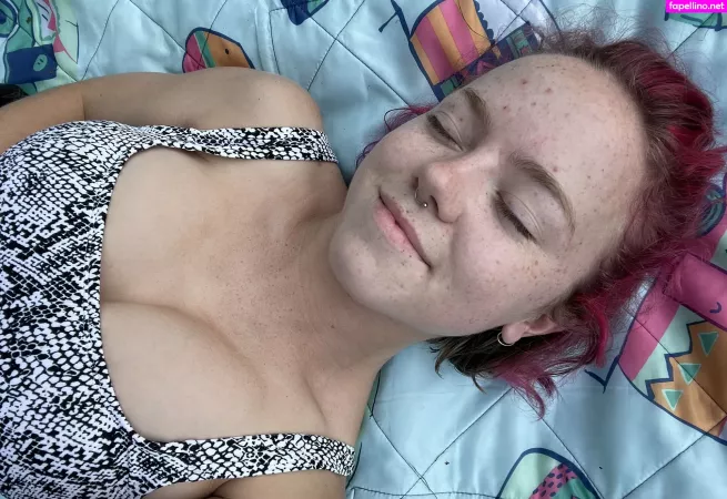 Junestrawberriesfree OnlyFans Thumbnail #1bOZxEb5pp