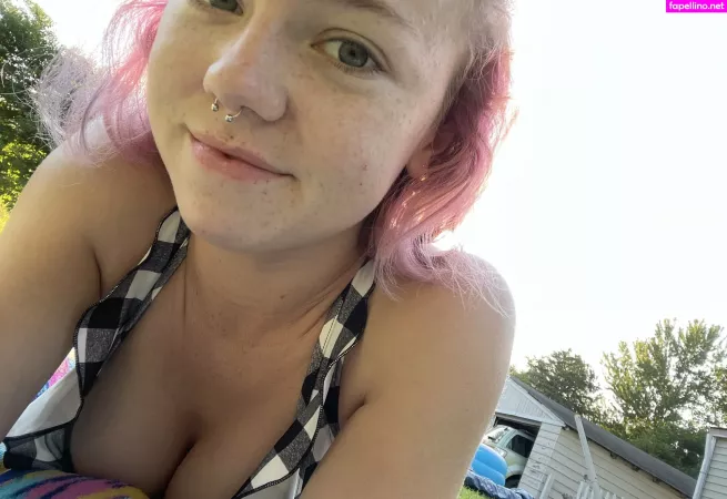 Junestrawberriesfree OnlyFans Thumbnail #7GQeiVri1C