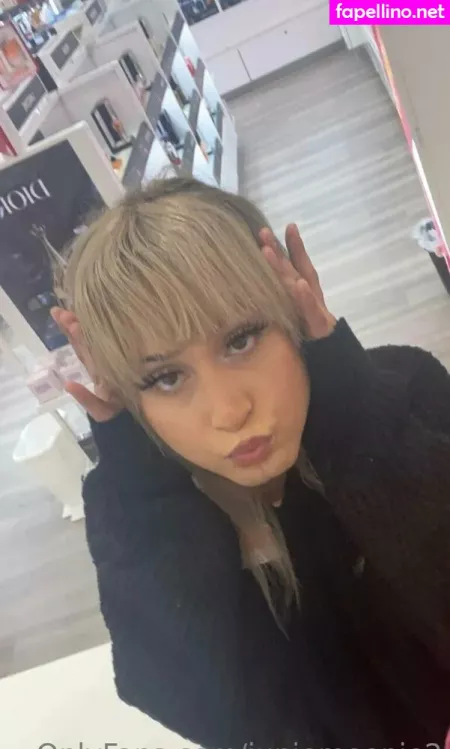Juniemoonie2 OnlyFans Thumbnail #EtzwTb9njz