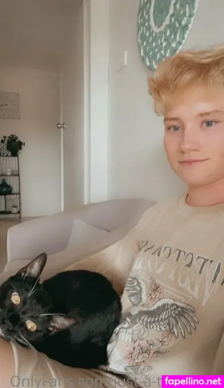 Just A Trans Guy OnlyFans Thumbnail #OxKAH1s5Io