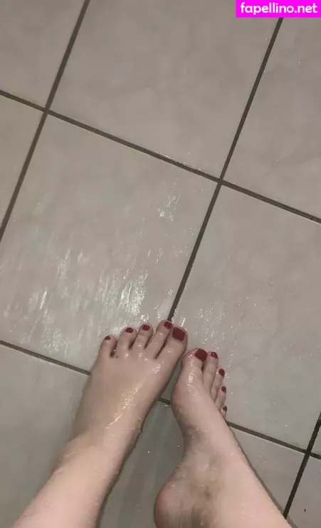 Just Me And My Feet OnlyFans Thumbnail #HyMk26gkBD