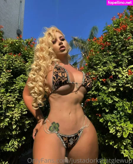 Justadorkthatglewup OnlyFans Thumbnail #9CzgR2Le3O