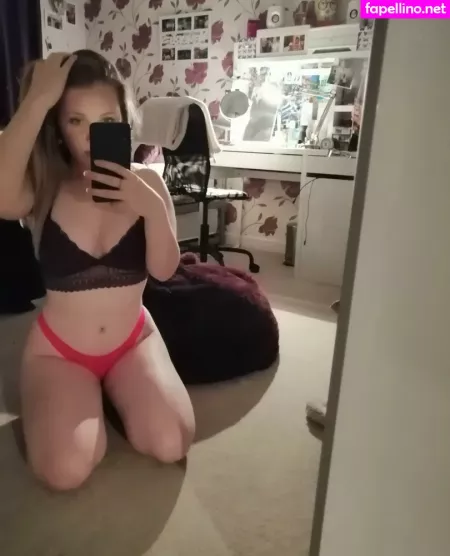 Justanuptowngirl OnlyFans Thumbnail #5kjIibEou1
