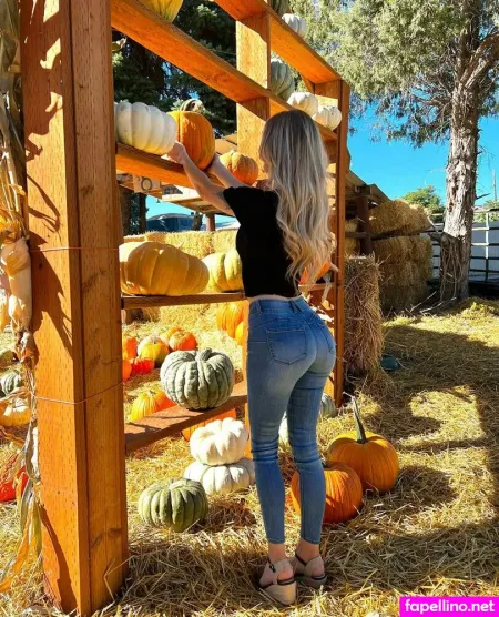 Justholly OnlyFans Thumbnail #RkUyyAzhHg