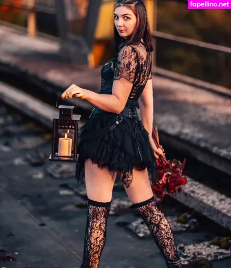 Justine Anne Crane OnlyFans Thumbnail #9OOLBNh90X
