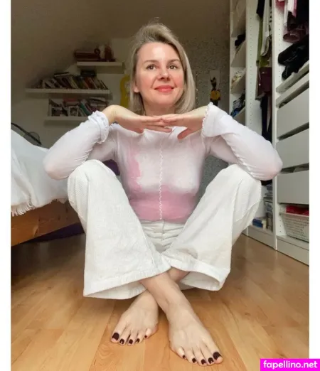 Justmariisfeetofficial OnlyFans Thumbnail #4CRP78x5jQ