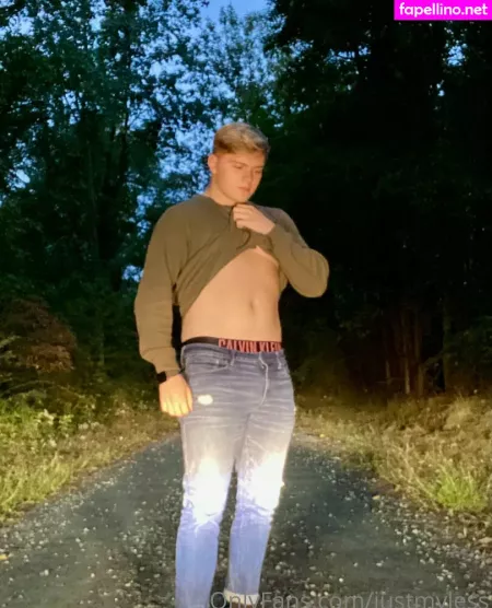 Justmyless OnlyFans Thumbnail #FjQ4IcHkM7