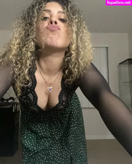 Justyeliz OnlyFans Thumbnail #DYR9H87Bz9