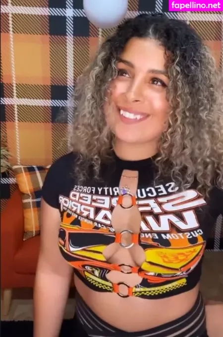 Justyeliz OnlyFans Thumbnail #JPDwIxUG9u