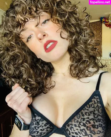 K Lynlyn OnlyFans Thumbnail #vWspkGWU0F