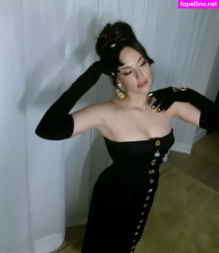 Kacey Musgraves OnlyFans Thumbnail #M8XFcblDJ9