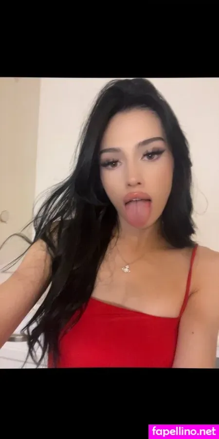 Kacimills OnlyFans Thumbnail #Yu53zi17Sb