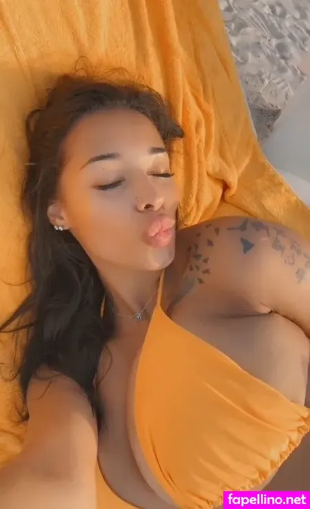 Kadelle Samuals OnlyFans Thumbnail #4eqgEXcsCg