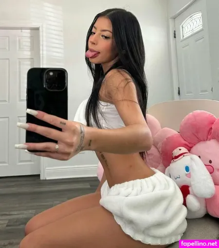 Kaitlen 2 OnlyFans Thumbnail #8mUbtK1S4n