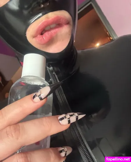 Kajamoood 1 OnlyFans Thumbnail #IbAzYWkxfG