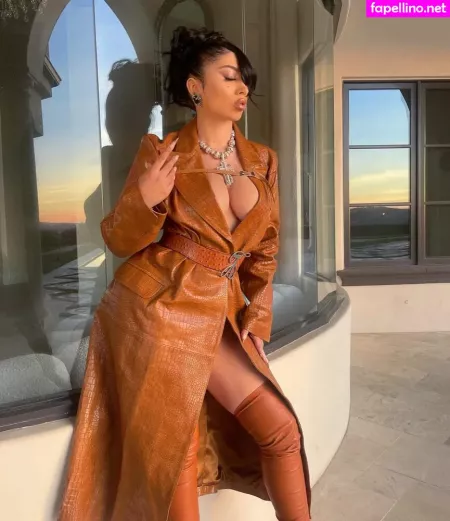 Kali Uchis OnlyFans Thumbnail #MAWIlafWLW