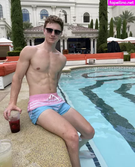 Kallen2044 OnlyFans Thumbnail #3aektPfBXI