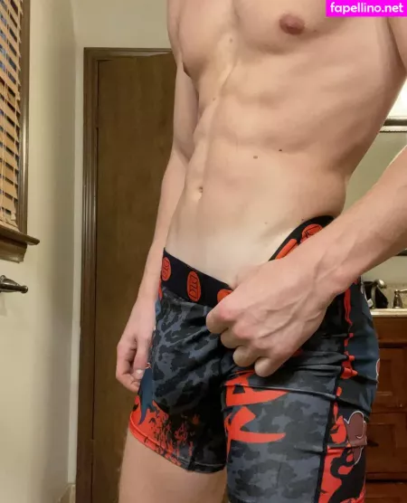 Kallen2044 OnlyFans Thumbnail #FFUfVExIlM