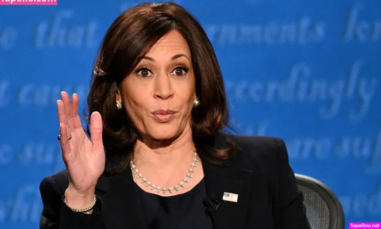 Kamala Harris OnlyFans Thumbnail #J1t7oMlmut