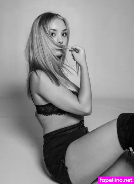 Kamilalenajanicka OnlyFans Thumbnail #QJ5wAI6oN6