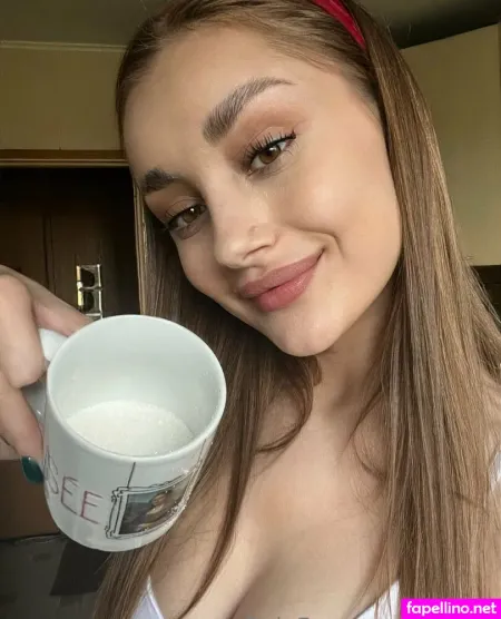 Kamilla Star OnlyFans Thumbnail #QjUDwOsd9s