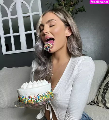 Kandyce Robbe OnlyFans Thumbnail #0s5BKmsok4