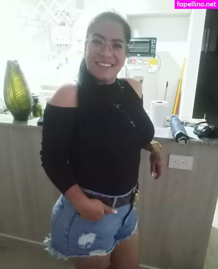 Kanelamorena OnlyFans Thumbnail #QE0UZQMgo0