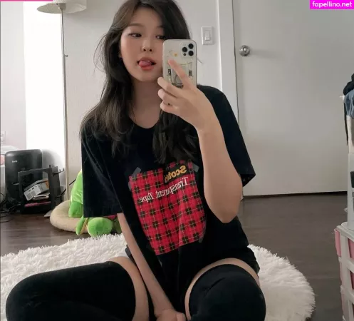 Kang Hee Yoon OnlyFans Thumbnail #0YcOexYESi