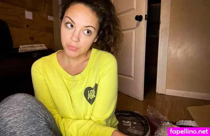 Kara Capri OnlyFans Thumbnail #FSHiAPrb5f