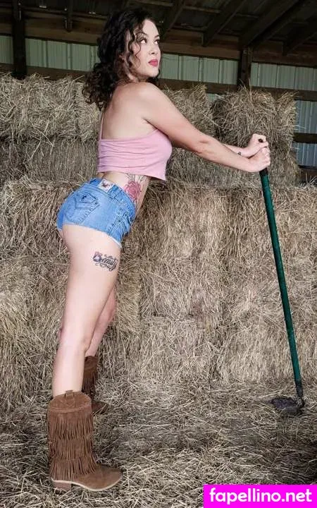 Kara Capri OnlyFans Thumbnail #U5BTbxFJKp