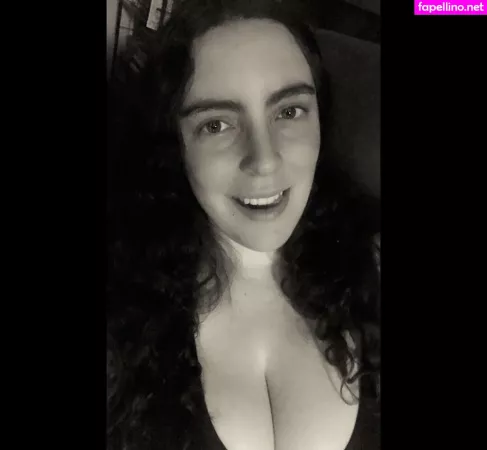 Kara Greene OnlyFans Thumbnail #E8URA6QU5o