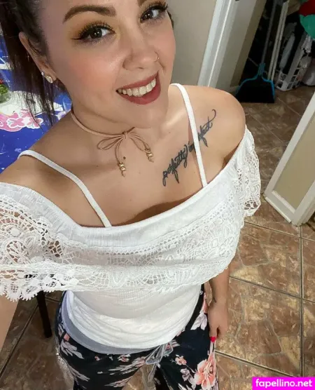 Karahtxhotwife OnlyFans Thumbnail #l8YBltjBKe