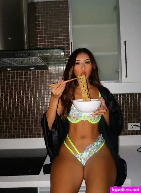 Karajlee 1 OnlyFans Thumbnail #5MzE6lpDNS