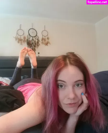 Karasfreefeet OnlyFans Thumbnail #2q5xcV0dOs
