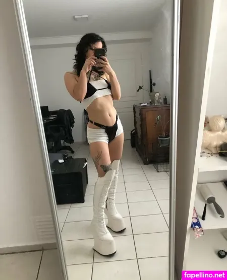 Karavampy OnlyFans Thumbnail #qViWPxkBan