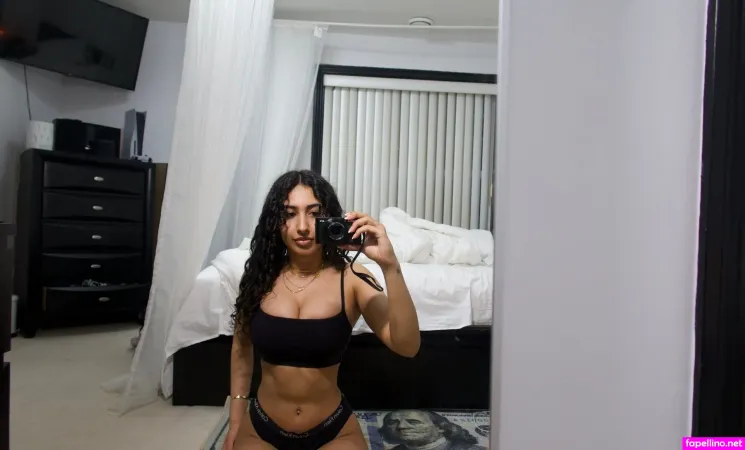 Kareena Bachra OnlyFans Thumbnail #7C4AtJWK4O