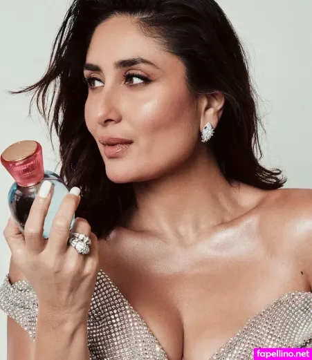 Kareena Kapoor Khan OnlyFans Thumbnail #FU2fc4NQhg