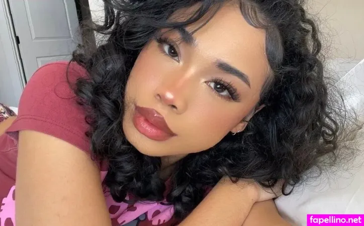 Karelesskitty OnlyFans Thumbnail #bWvUSbKlo9