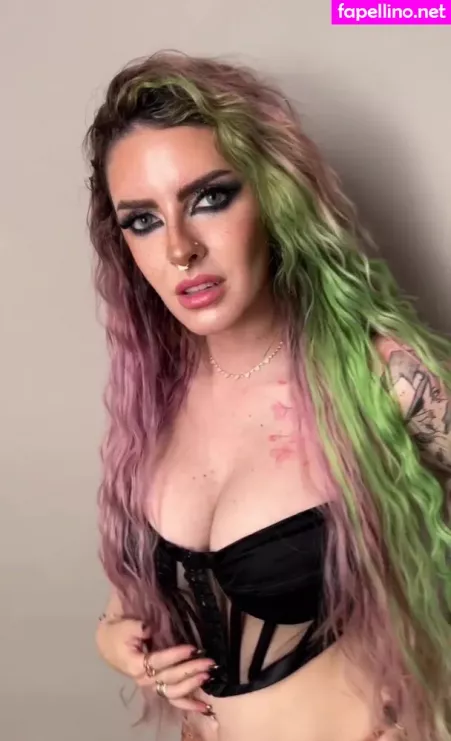 Karen Bachini OnlyFans Thumbnail #8EumDKhP2U