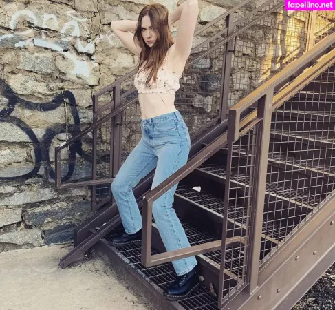 Karen Gillan OnlyFans Thumbnail #TGzm04ab26