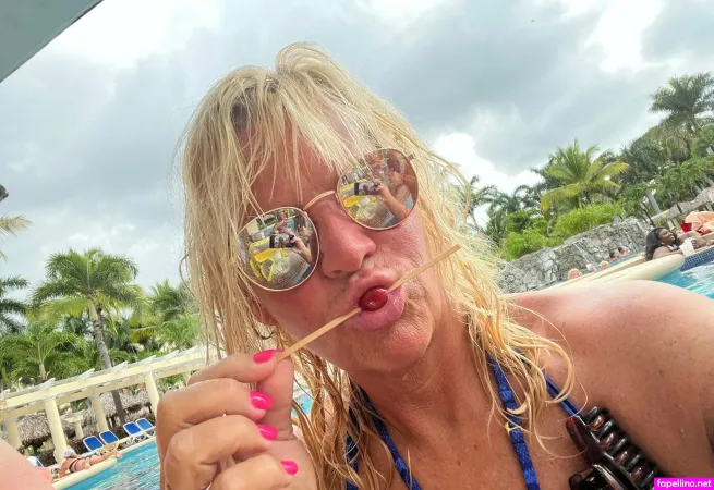 Karen Pennington OnlyFans Thumbnail #XDiLt7O7OV