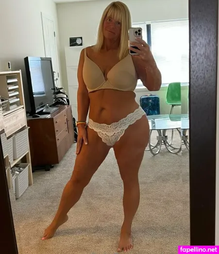 Karen Pennington OnlyFans Thumbnail #Z43X2wOYL4