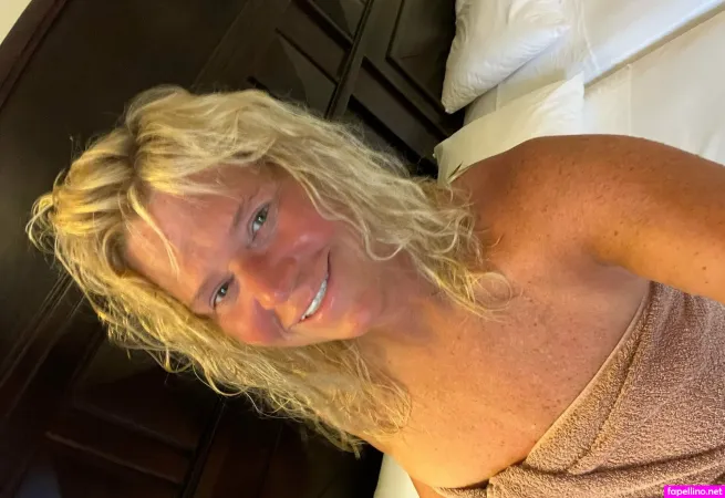 Karen Pennington OnlyFans Thumbnail #oez3nwt0PX