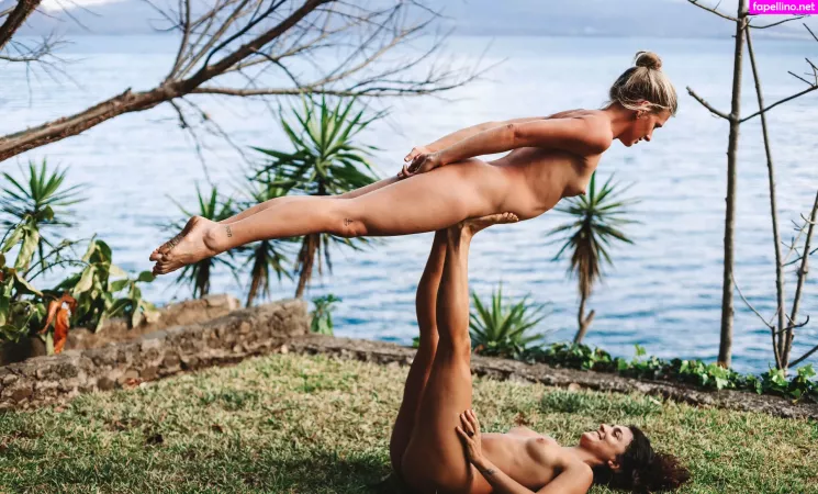 Karena Thompson OnlyFans Thumbnail #f5VbG4Htpg