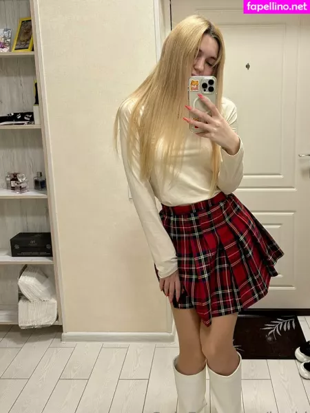 Kari I OnlyFans Thumbnail #3LxQXp6sX7