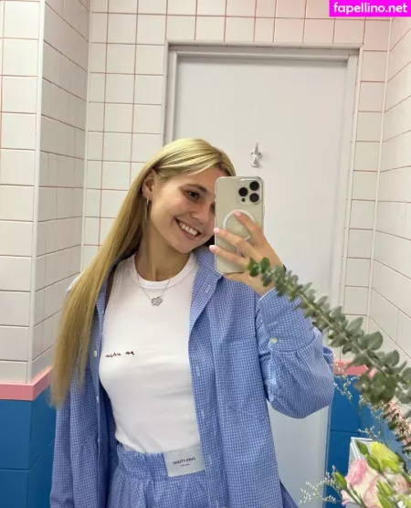 Kari I OnlyFans Thumbnail #5EWPPKZc9P