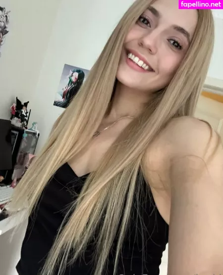 Kari I OnlyFans Thumbnail #Br8FUF2vbN