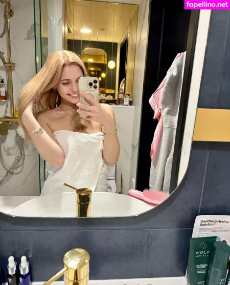 Kari I OnlyFans Thumbnail #C0lfA3pgC9